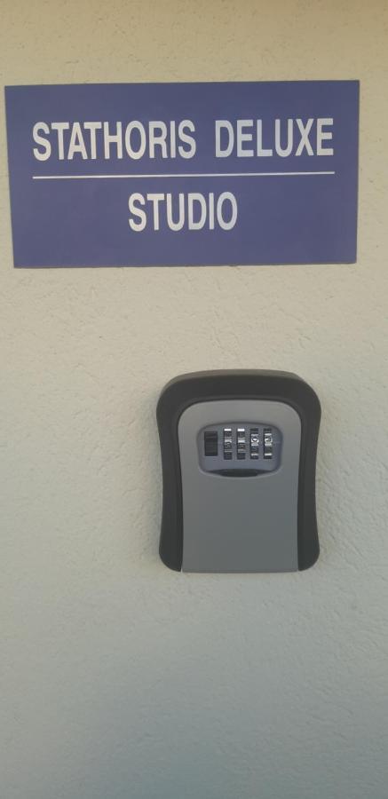 Stathoris Deluxe Studio Néa Péramos Zewnętrze zdjęcie